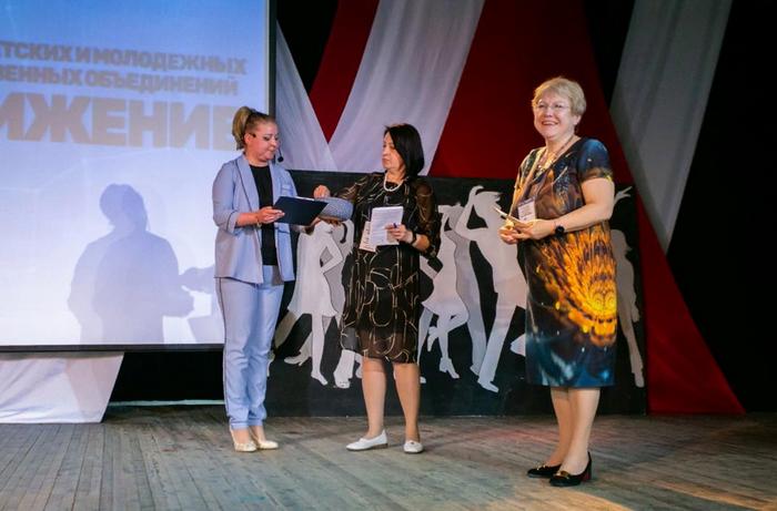 Фотография: награждение участников конкурса в "Юности"